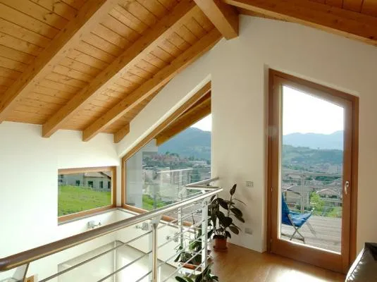 Vista interna tetto in legno