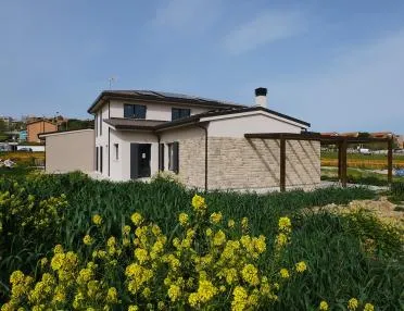 Villa bifamiliare in legno/ Subissati /Montemarciano (AN)